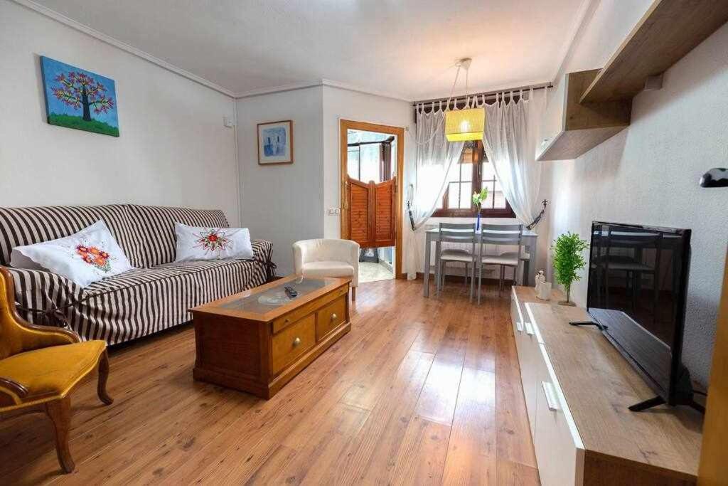 El Apartamentin De Lastres Eksteriør billede